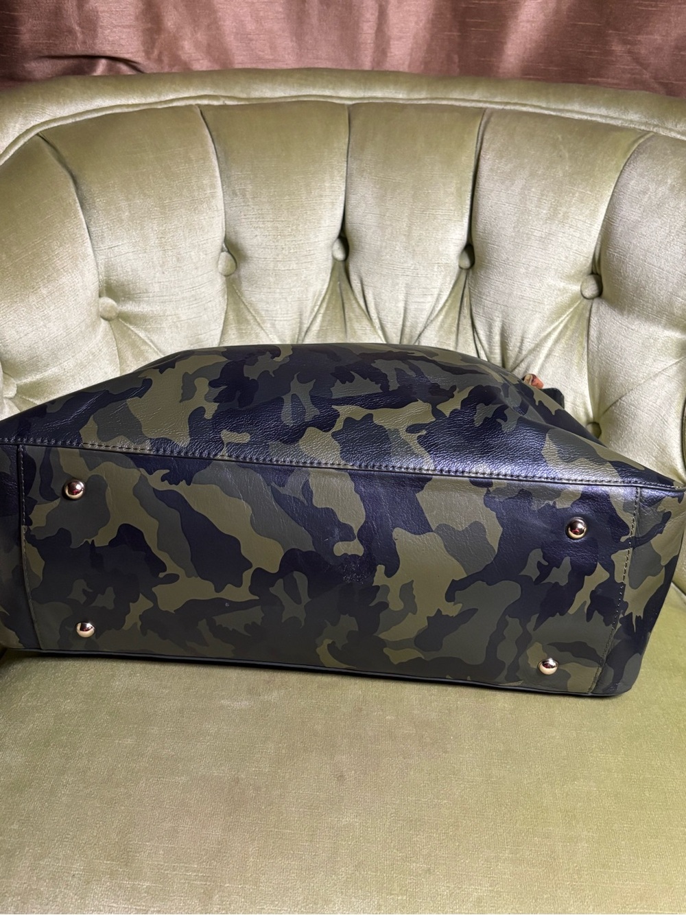 Mark and Graham Slouch Handbag Bag Purse Green /Brown Camouflage - Picture 4 of 14